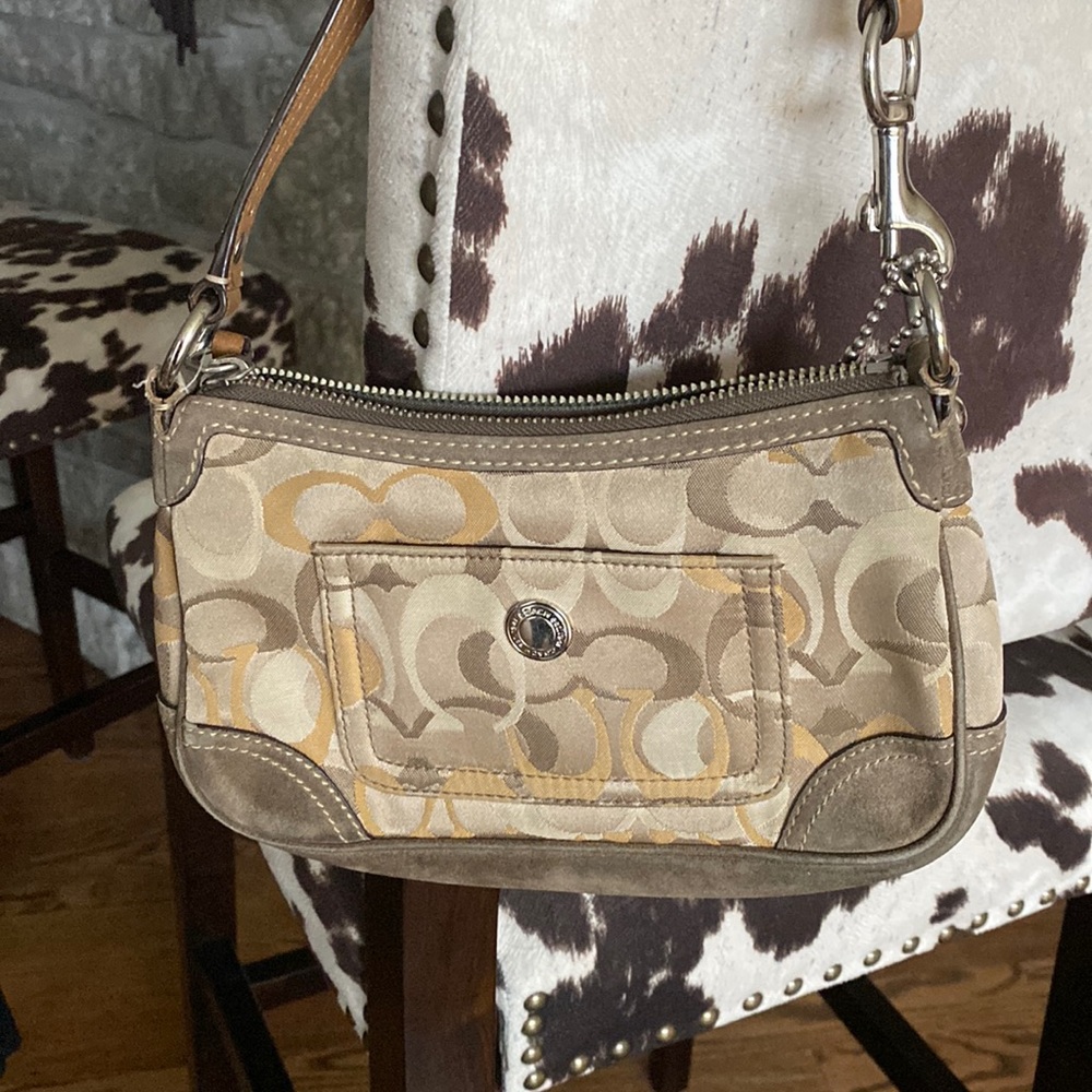 Coach signature C small clutch